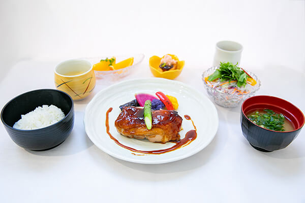 芥川バースクリニックの食事。